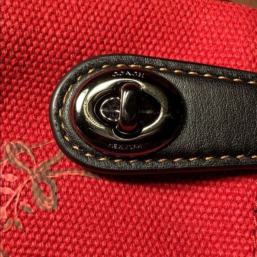 NWT Coach New York City pig/cactus canvas zipped
